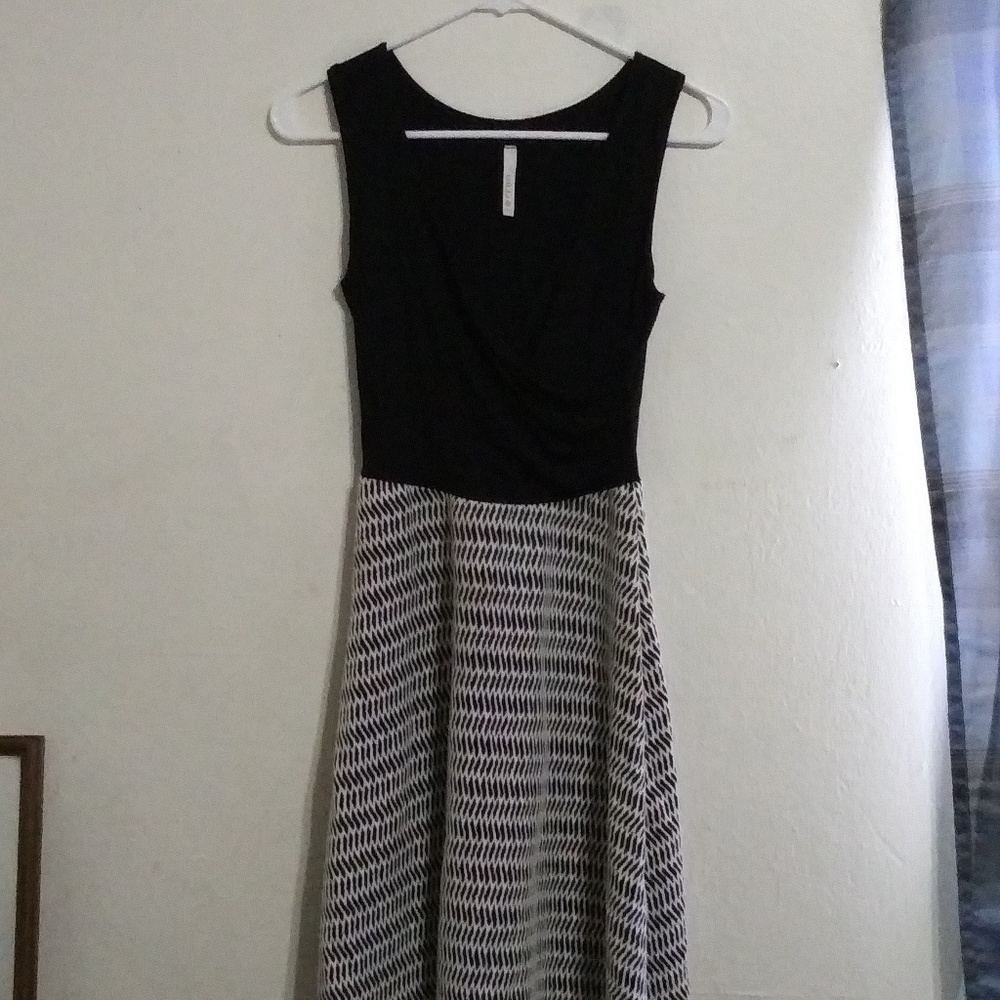 Gilli Dress